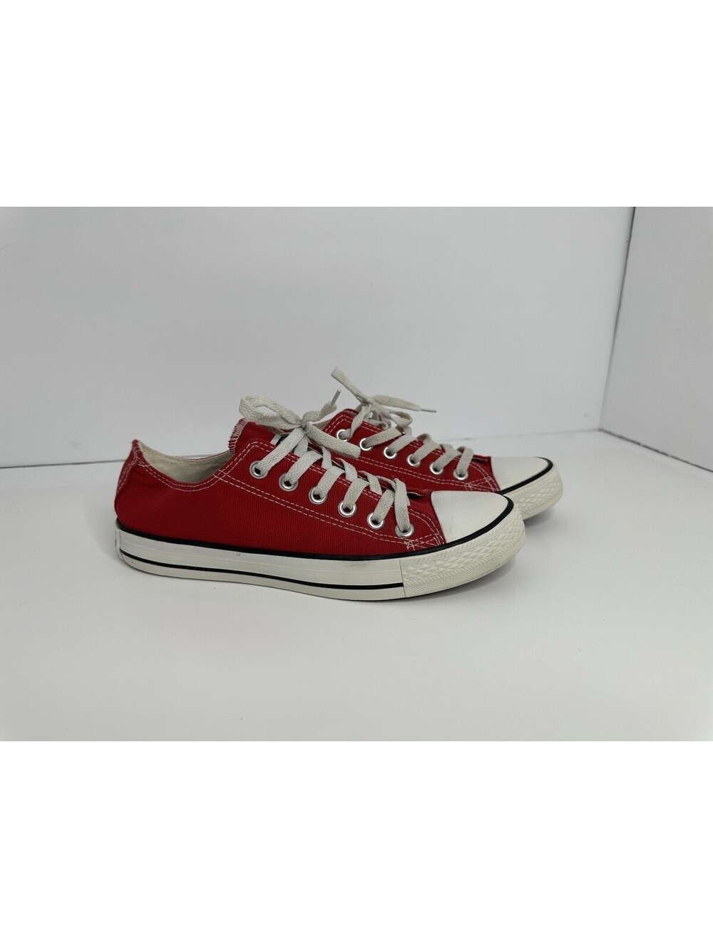 Converse M 5.5 W 7 Red & White Low Top Cut Chuck Taylor All-Star Shoes W9696
